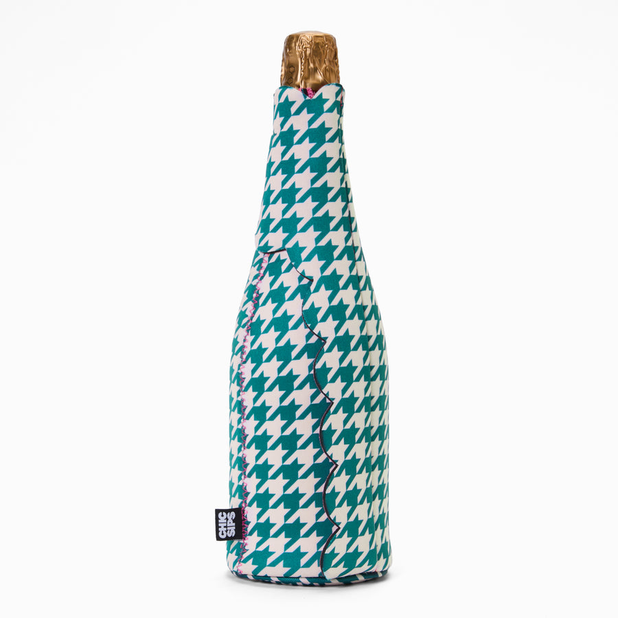 Harland green and ivory houndstooth print bottle cooler showing full-length scalloped flap detail