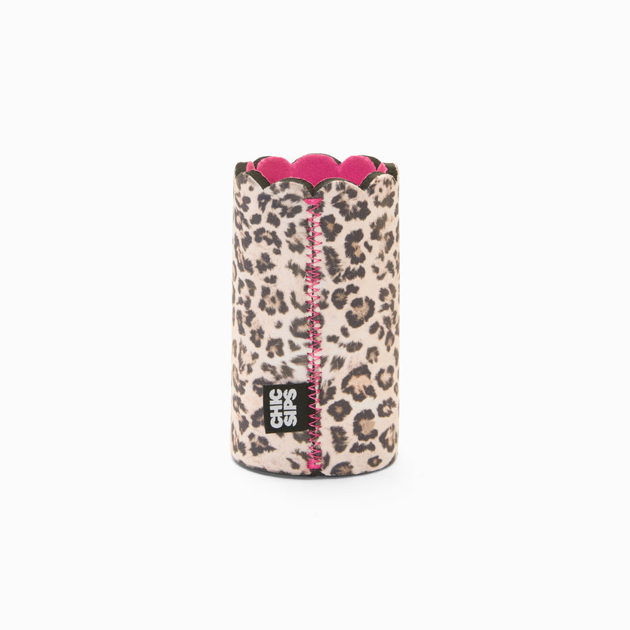 Leopard print can sleeve with scalloped edge, pink lining and pink zigzag seam