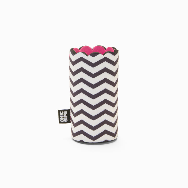 Black and white chevron print can sleeve with scalloped edge and pink lining