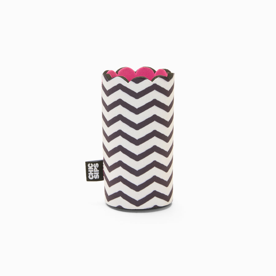 Black and white chevron print can sleeve with scalloped edge and pink lining