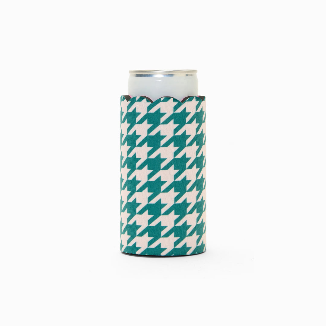 Green and cream houndstooth print can sleeve with scalloped edge, holding a can
