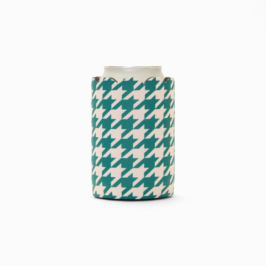 Green and cream houndstooth print can sleeve with scalloped edge, holding a can