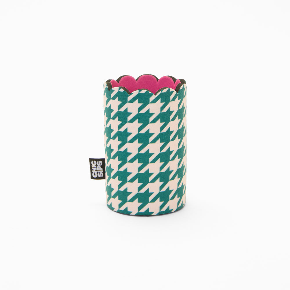 Green and cream houndstooth print can sleeve with scalloped edge and pink lining 