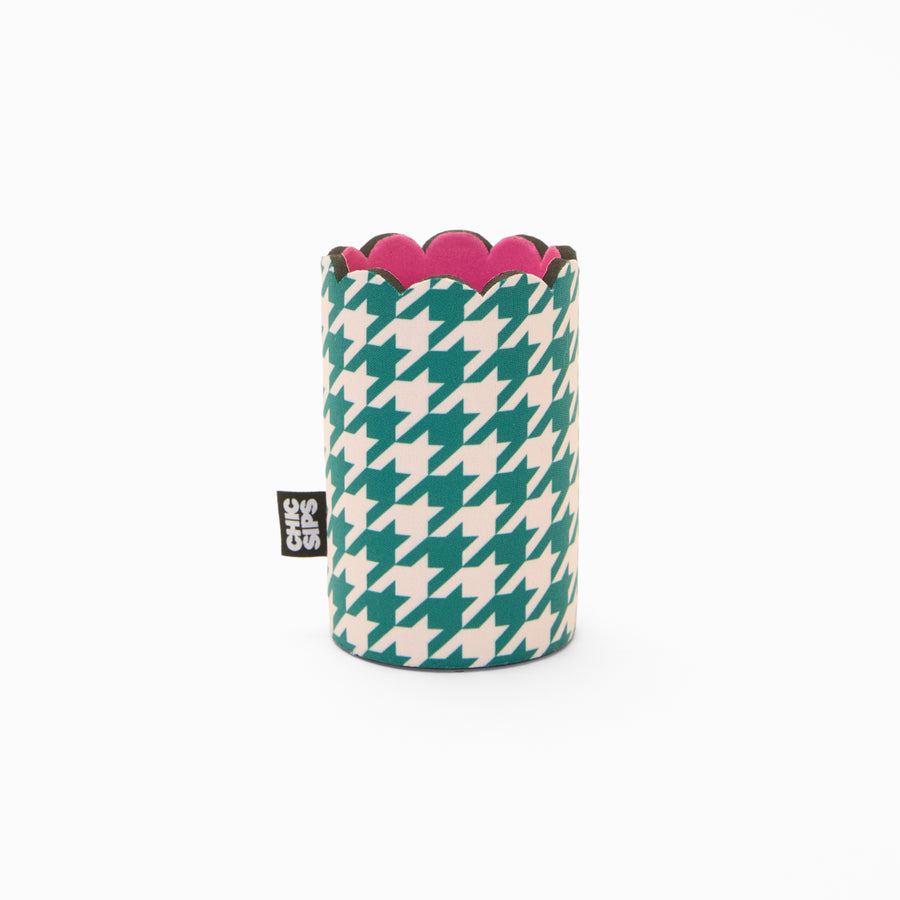 Green and cream houndstooth print can sleeve with scalloped edge and pink lining 