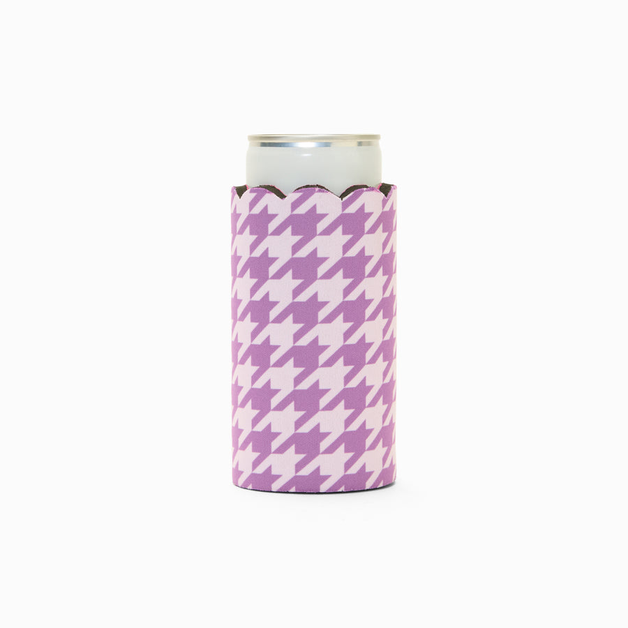 Purple and lilac houndstooth print can sleeve with scalloped edge, holding a can