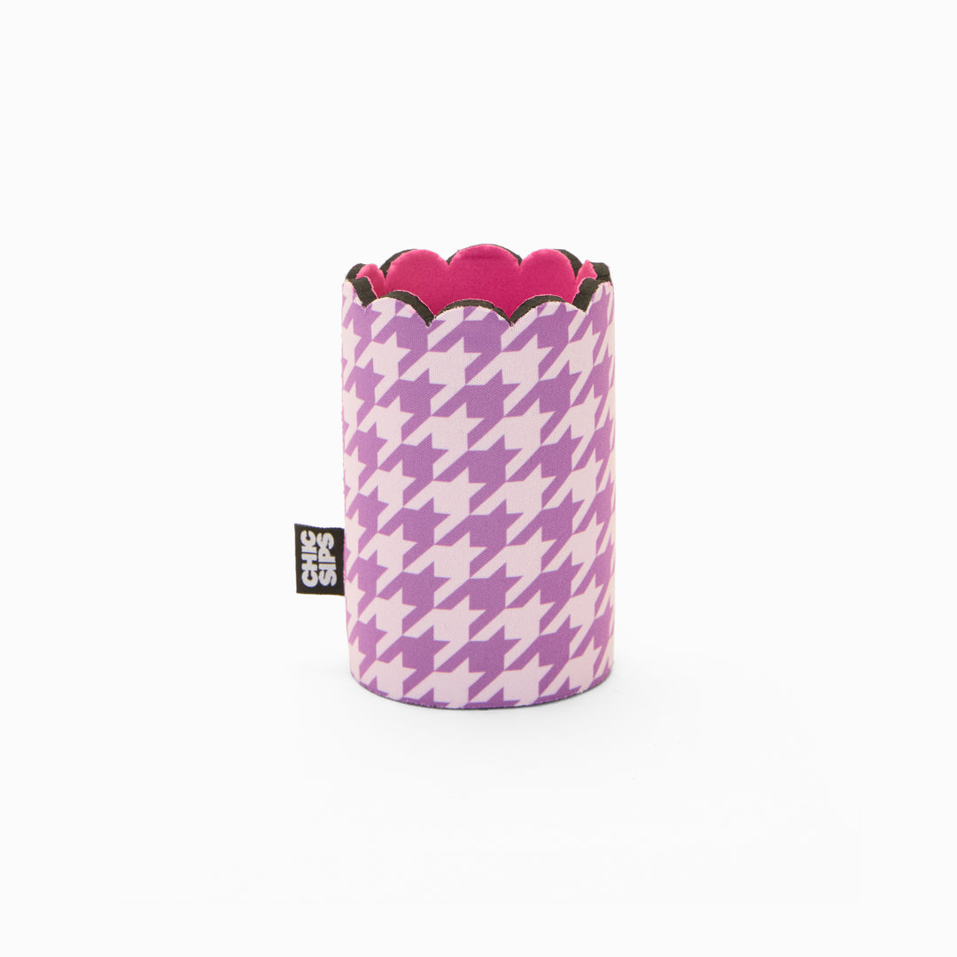 Purple and lilac houndstooth print can sleeve with scalloped edge and pink lining
