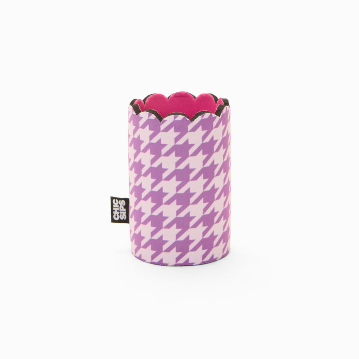 Purple and lilac houndstooth print can sleeve with scalloped edge and pink lining