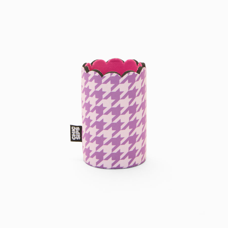 Purple and lilac houndstooth print can sleeve with scalloped edge and pink lining