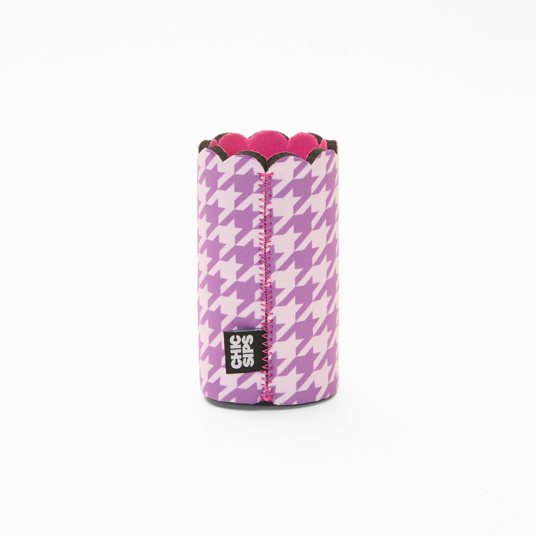 Purple and lilac houndstooth print can sleeve with scalloped edge, pink lining and pink zigzag seam