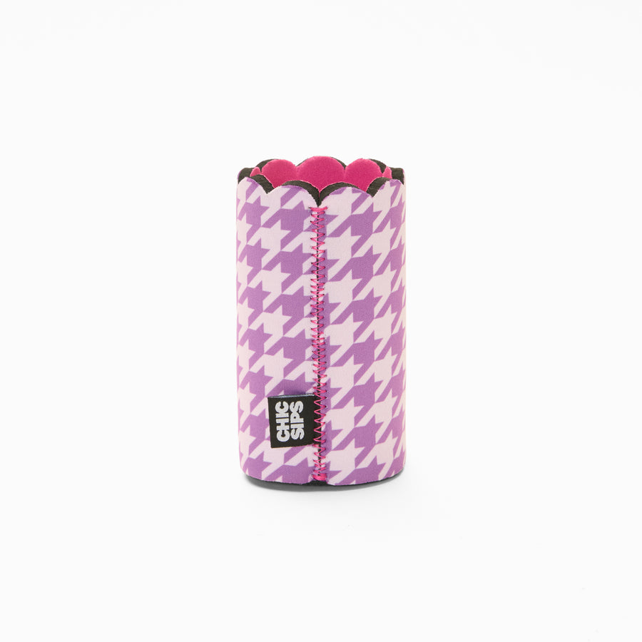 Purple and lilac houndstooth print can sleeve with scalloped edge, pink lining and pink zigzag seam
