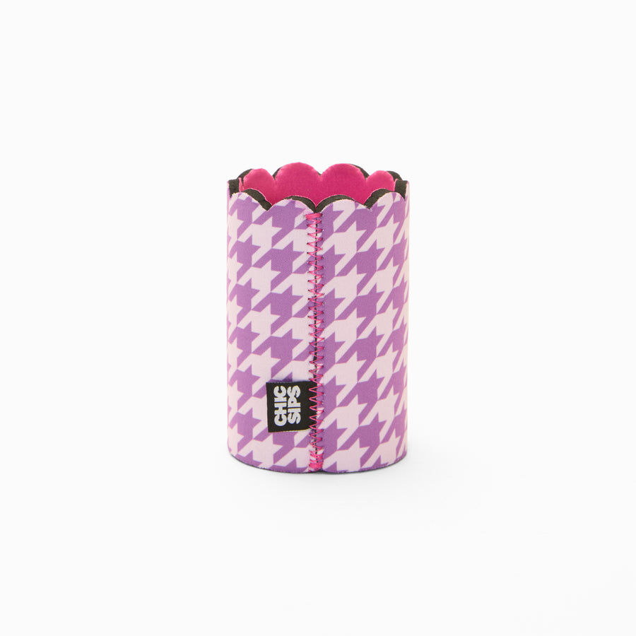 Purple and lilac houndstooth print can sleeve with scalloped edge, pink lining and pink zigzag seam
