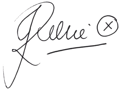 Signature of Kellie with a kiss on a white background