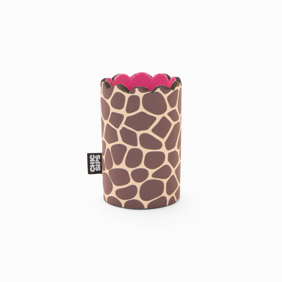 Giraffe print can sleeve with scalloped edge and pink lining