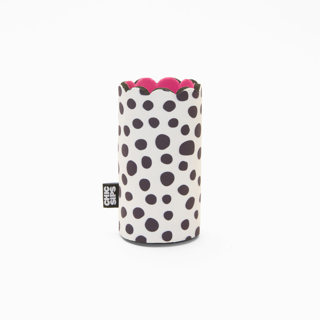 Black and white polka dot can sleeve with scalloped edge, pink lining and pink zigzag seam