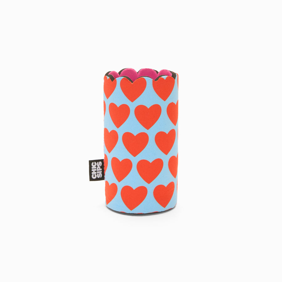 Blue and red heart print can sleeve with scalloped edge, pink lining and pink zigzag seam