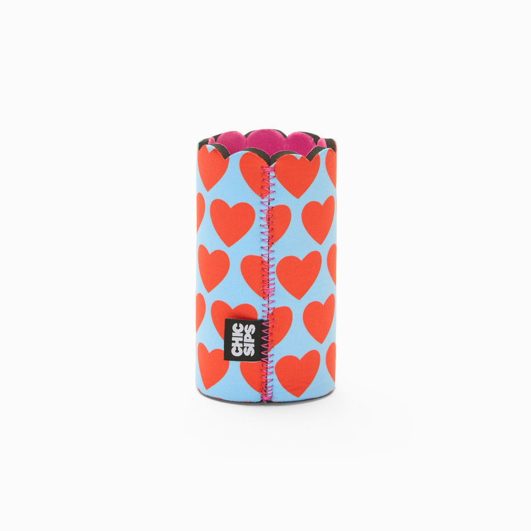 Blue and red heart print can sleeve with scalloped edge, pink lining and pink zigzag seam