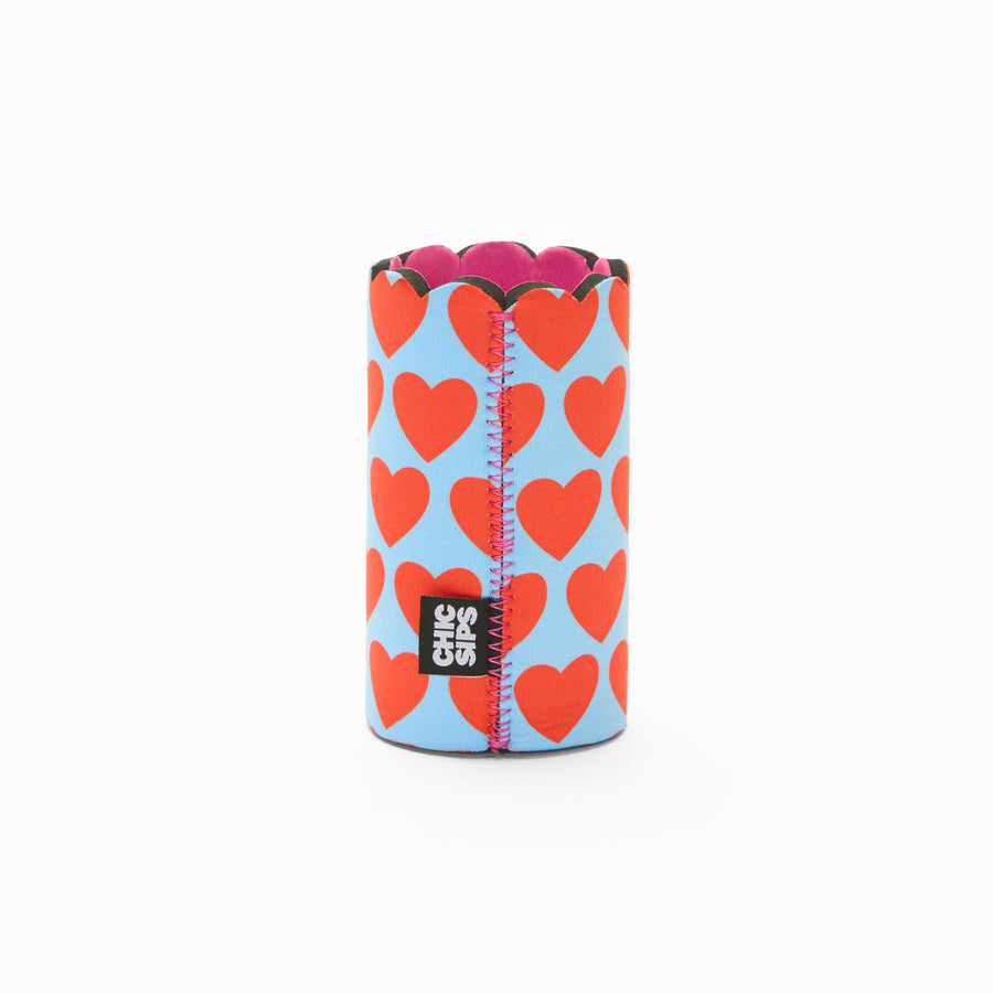 Blue and red heart print can sleeve with scalloped edge, pink lining and pink zigzag seam