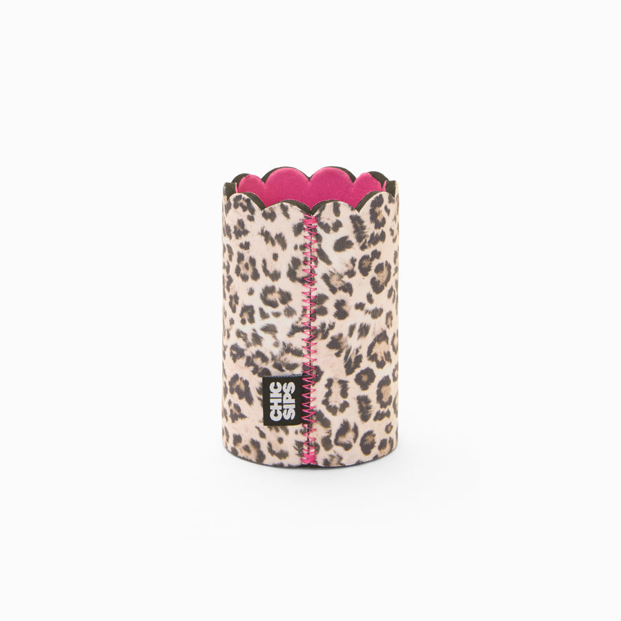 Leopard print can sleeve with scalloped edge, pink lining and pink zigzag seam