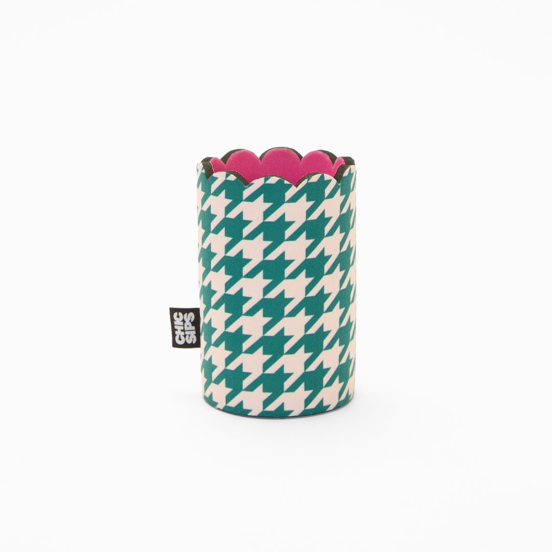 Green and cream houndstooth print can sleeve with scalloped edge and pink lining 