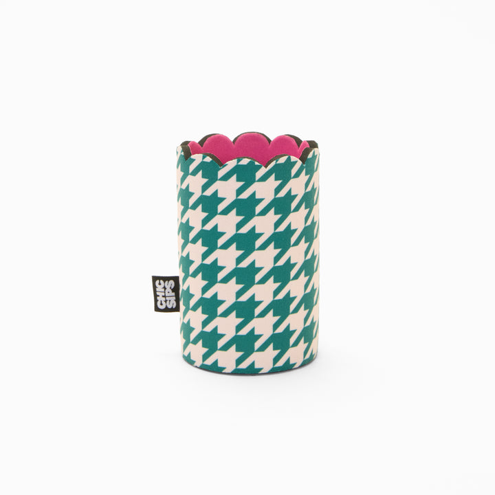 Green and cream houndstooth print can sleeve with scalloped edge and pink lining 