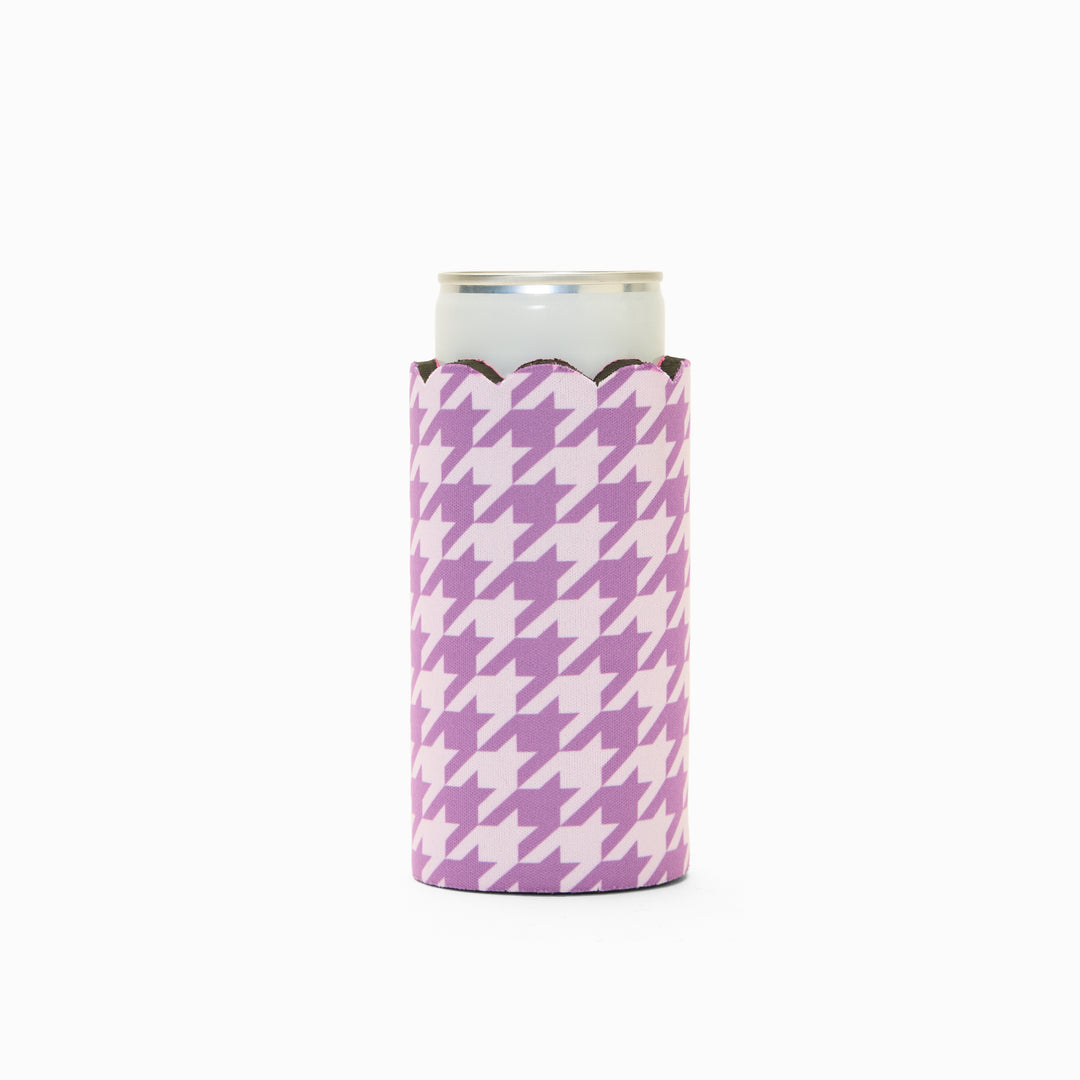 Purple and lilac houndstooth print can sleeve with scalloped edge, holding a can