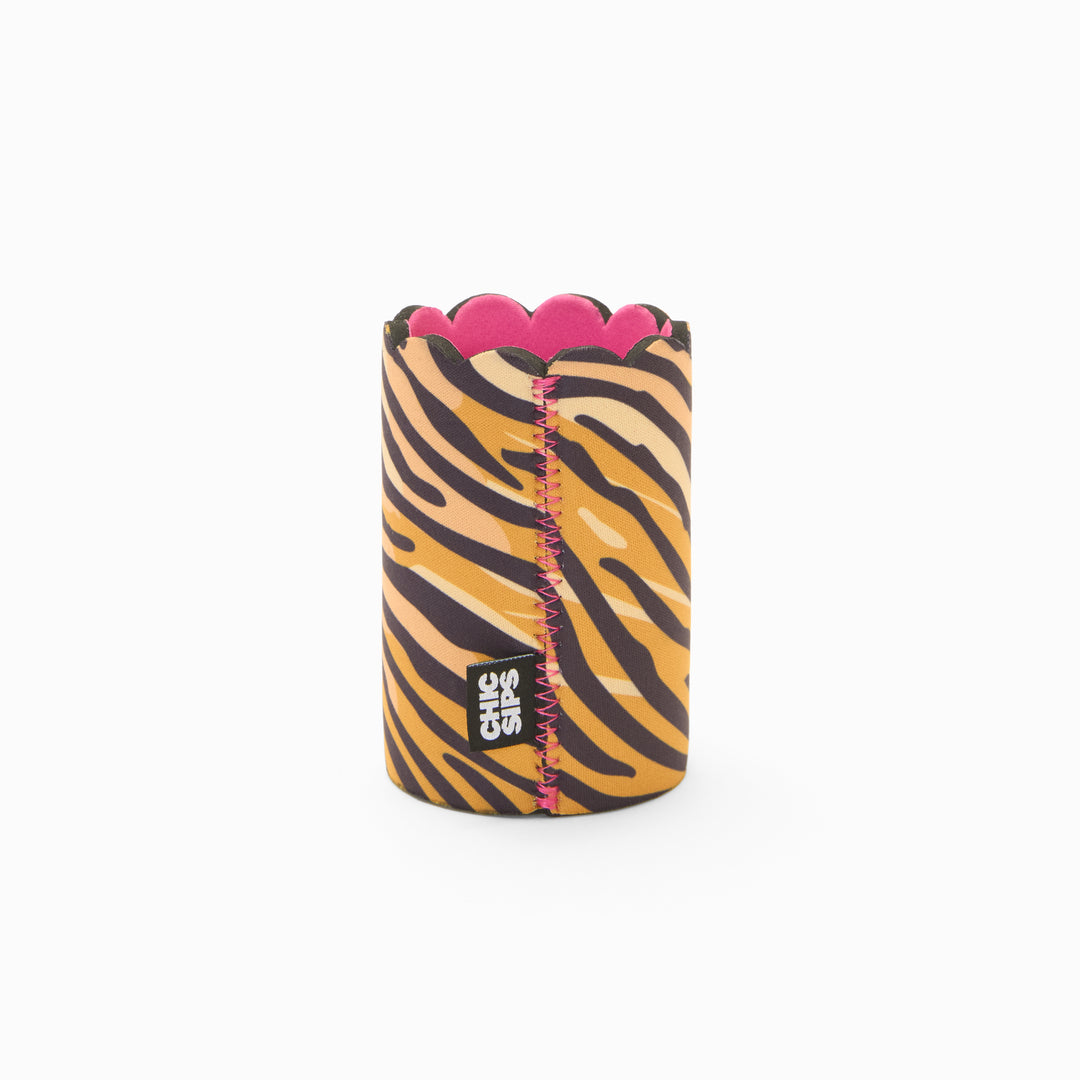 Tiger print can sleeve with scalloped edge, pink lining and pink zigzag seam
